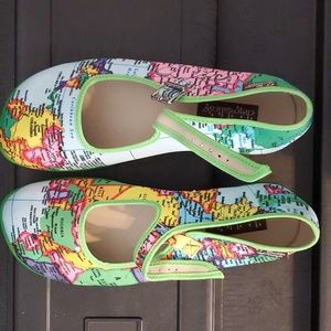 Hot Chocolate Design Mary Janes, Size 39